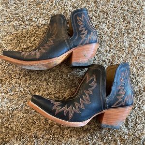Womens dixon size 7.5